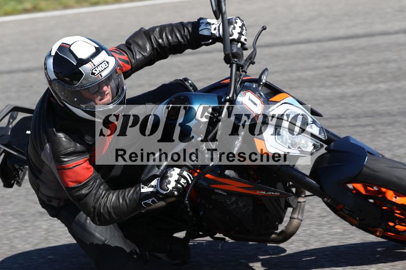 Archiv-2025/48 25.08.2025 Cornu Master School ADR/blau-bleu/0-3